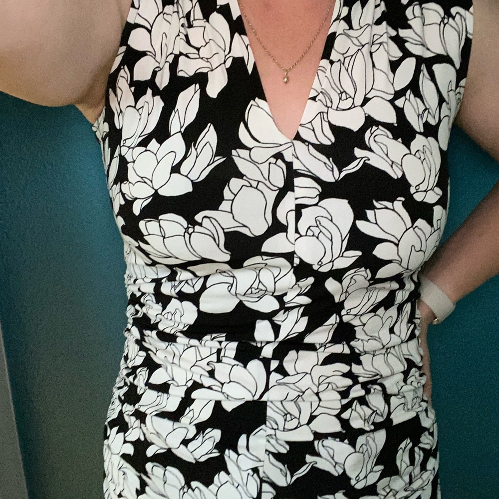A pea in the pod xs top